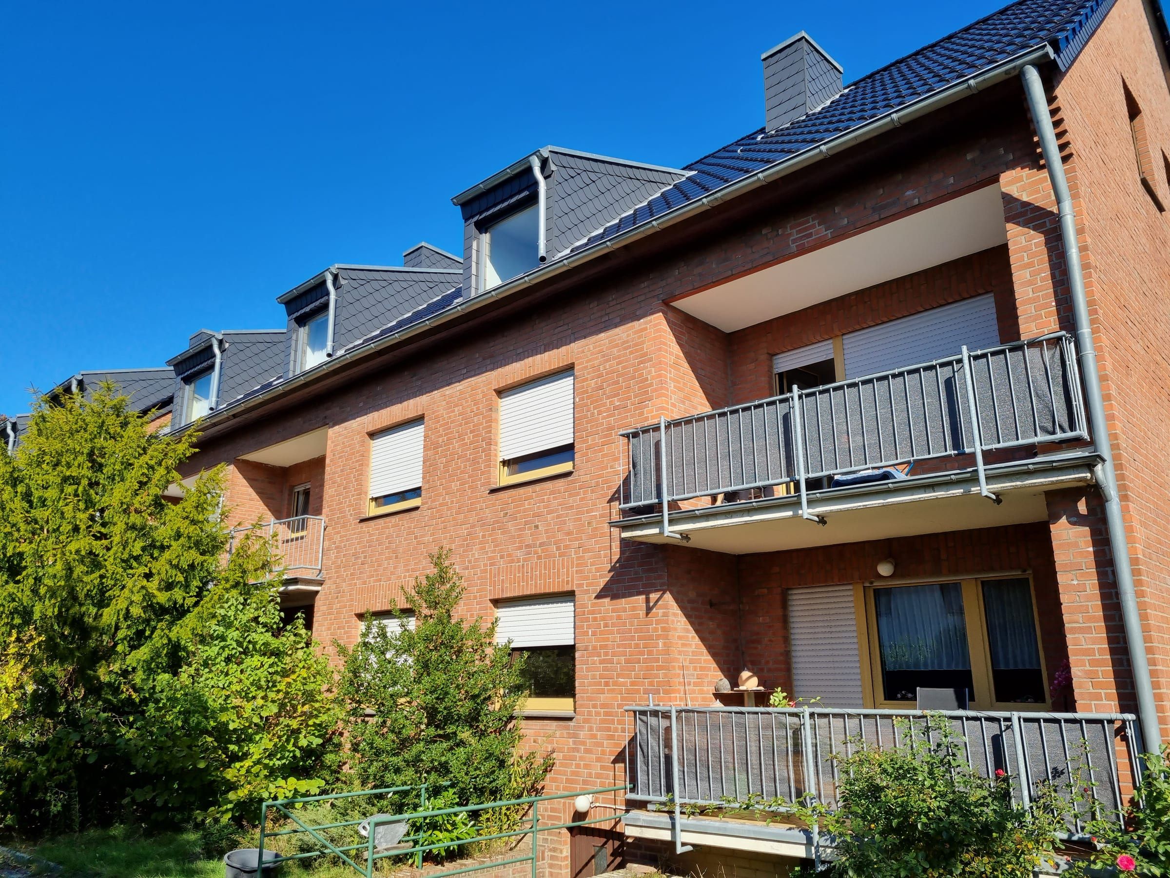 Balkone an der Klinkerfassade