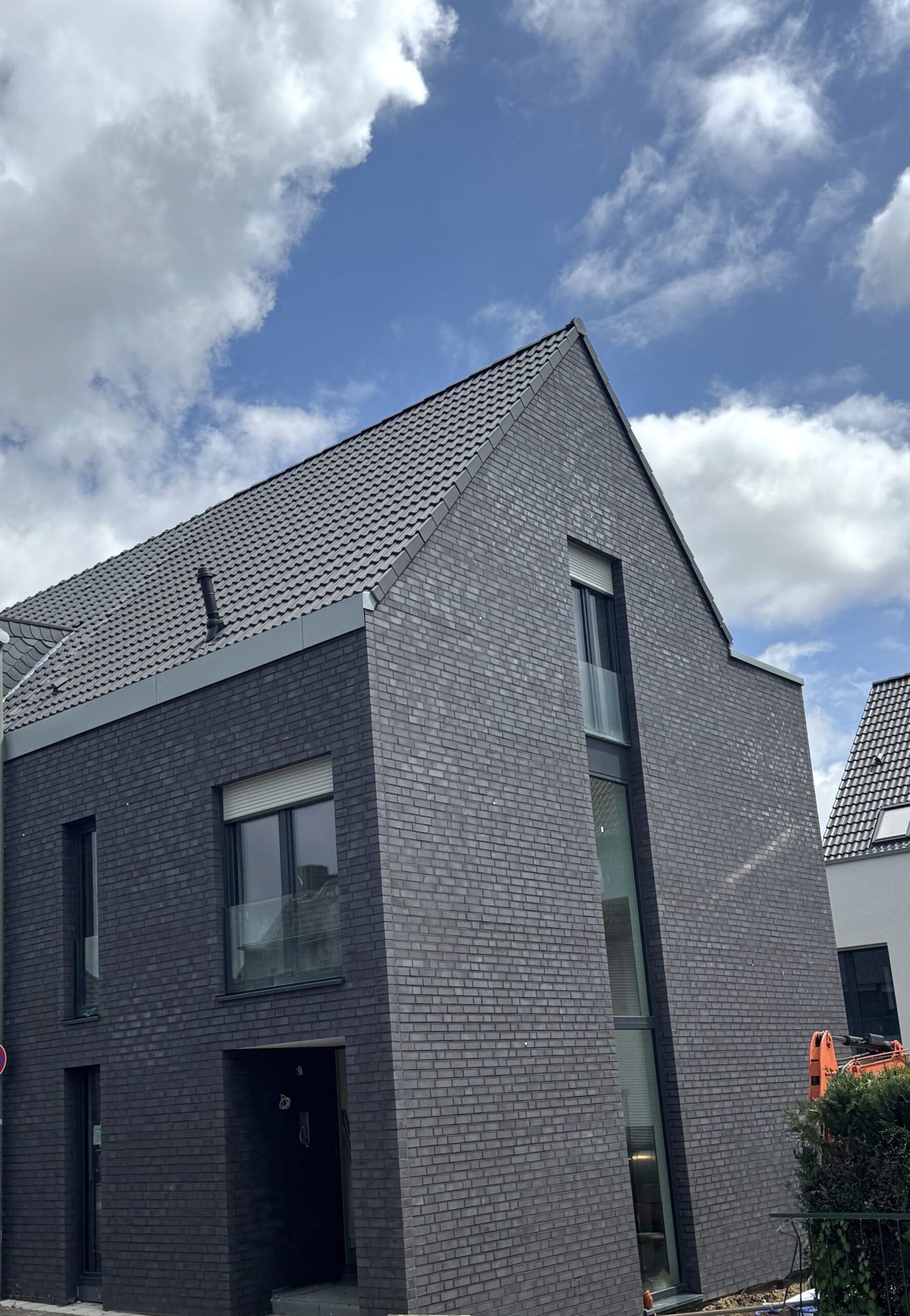Einfamilienhaus mit spitzem Giebel